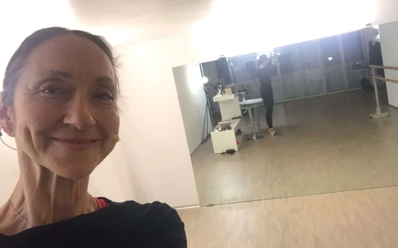 Clare Guss-West en el estudio de baile