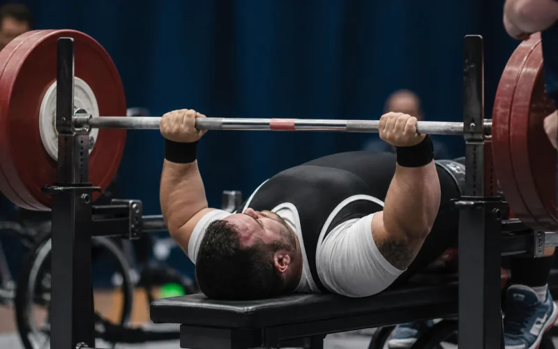 Variación de intentos en competición de powerlifters paralímpicos de élite
